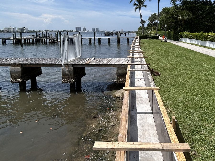 Seawalls in Cape Coral, Florida_preview_1