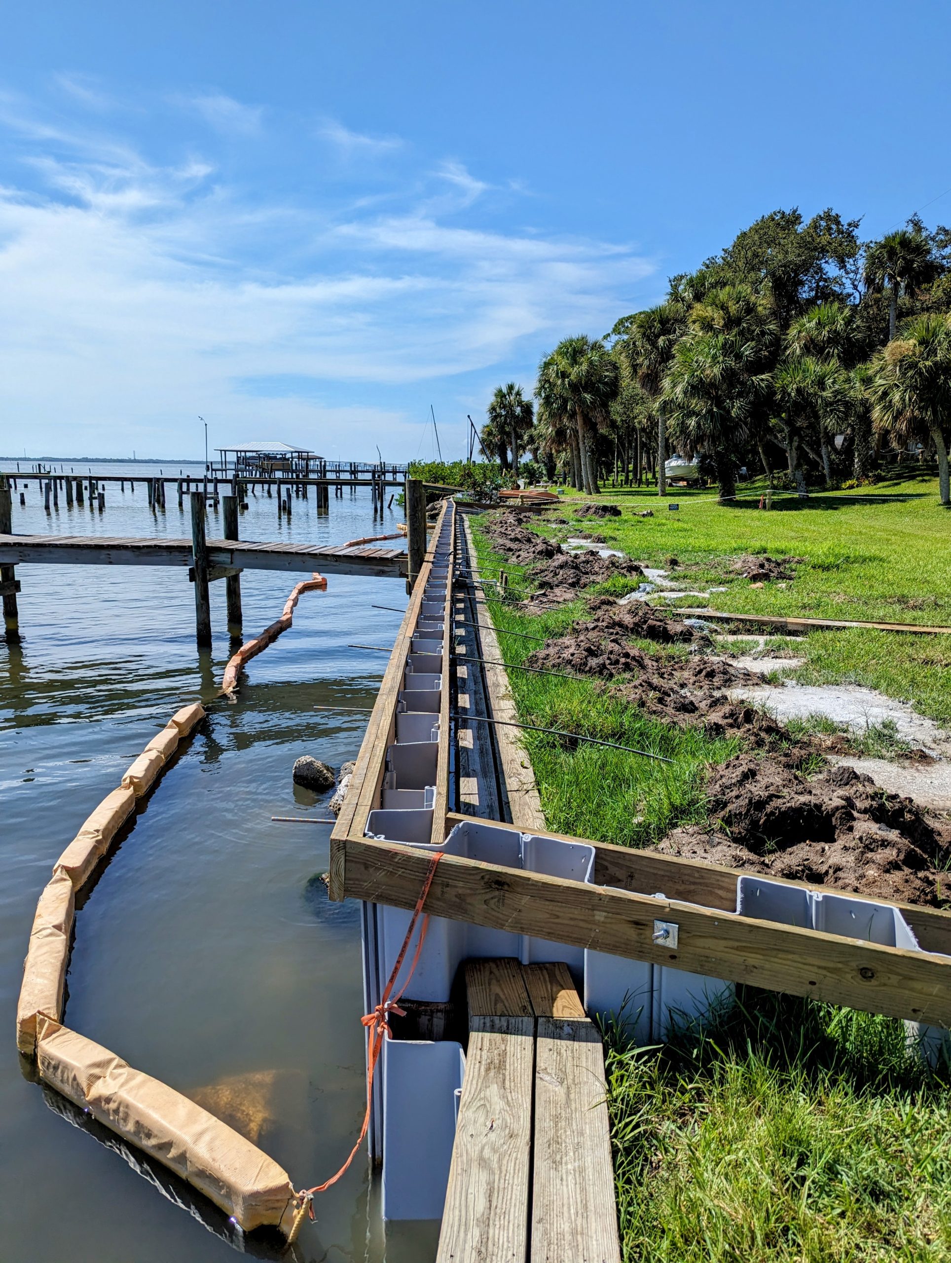 Seawalls in Cape Coral, Florida_preview_3